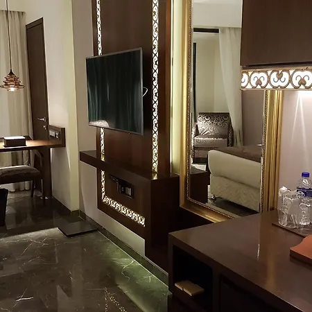Hotel Peninsula Redpine Mumbai Exterior photo